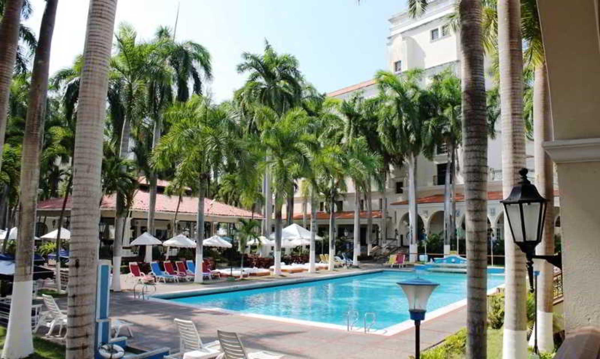 Hotel El Prado Barranquilla  Esterno foto The pool at the Royal Hawaiian Hotel