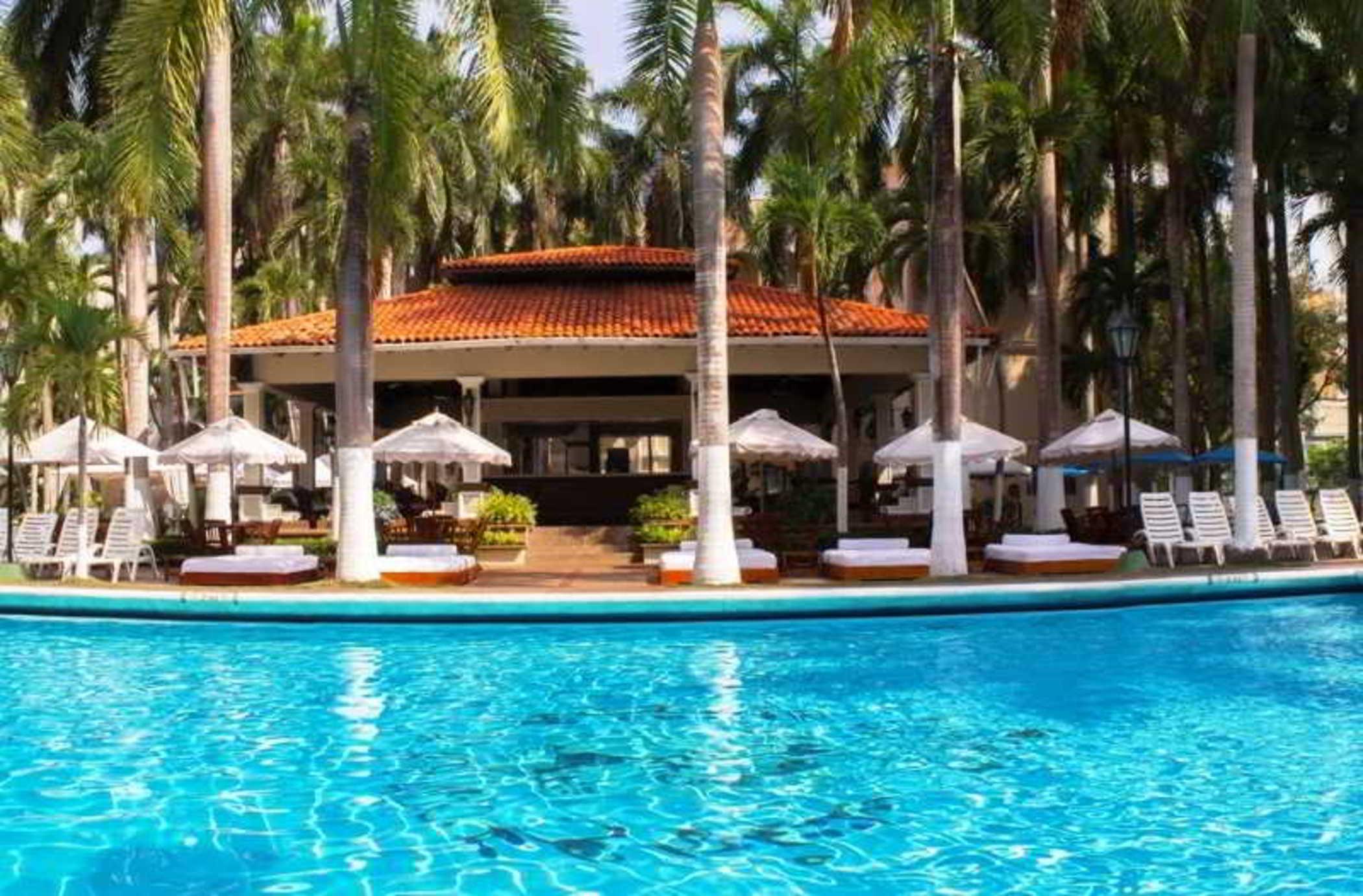 Hotel El Prado Barranquilla  Esterno foto The pool at the Sheraton Nha Trang Hotel & Spa Resort